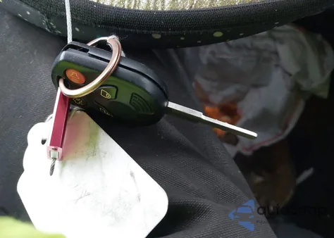 2017 Ford Focus Se z USA, uszkodzony, nr VIN 1FADP3K28HL213453